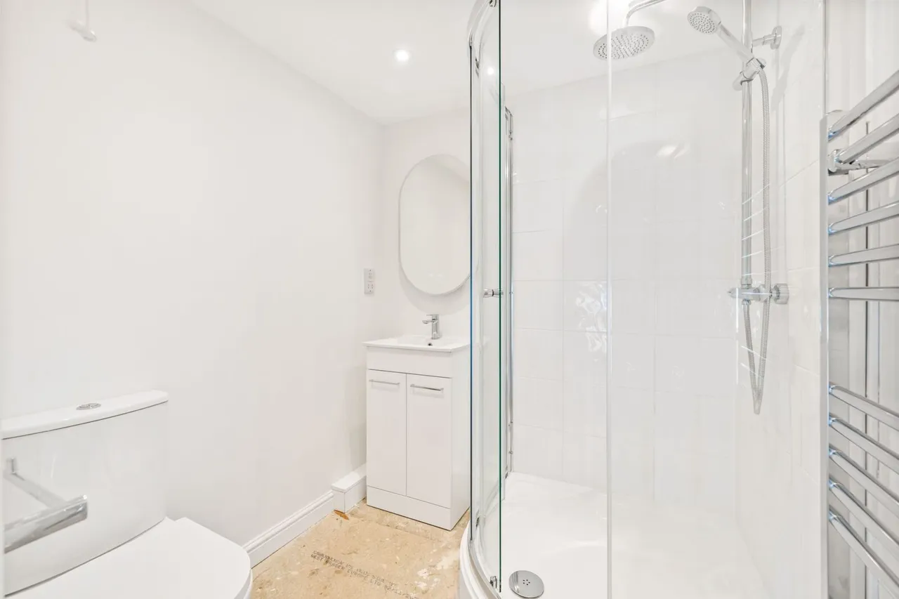 Flat 3, 10 Moat Road, East Grinstead, East Grinstead, RH19 3JY, photo 12