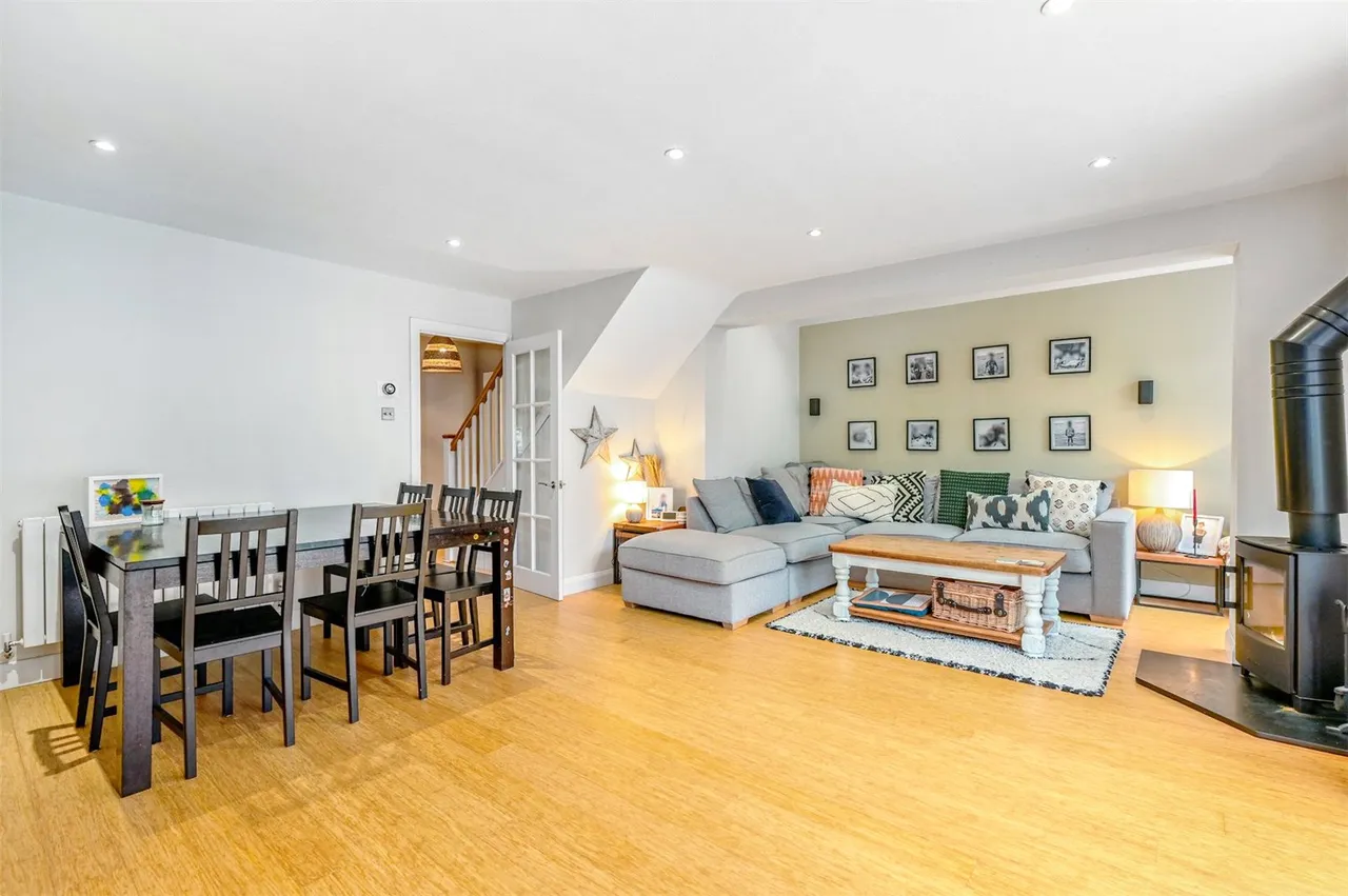 Oaktree Drive, Hook, Hampshire, RG27 9RA, photo 5