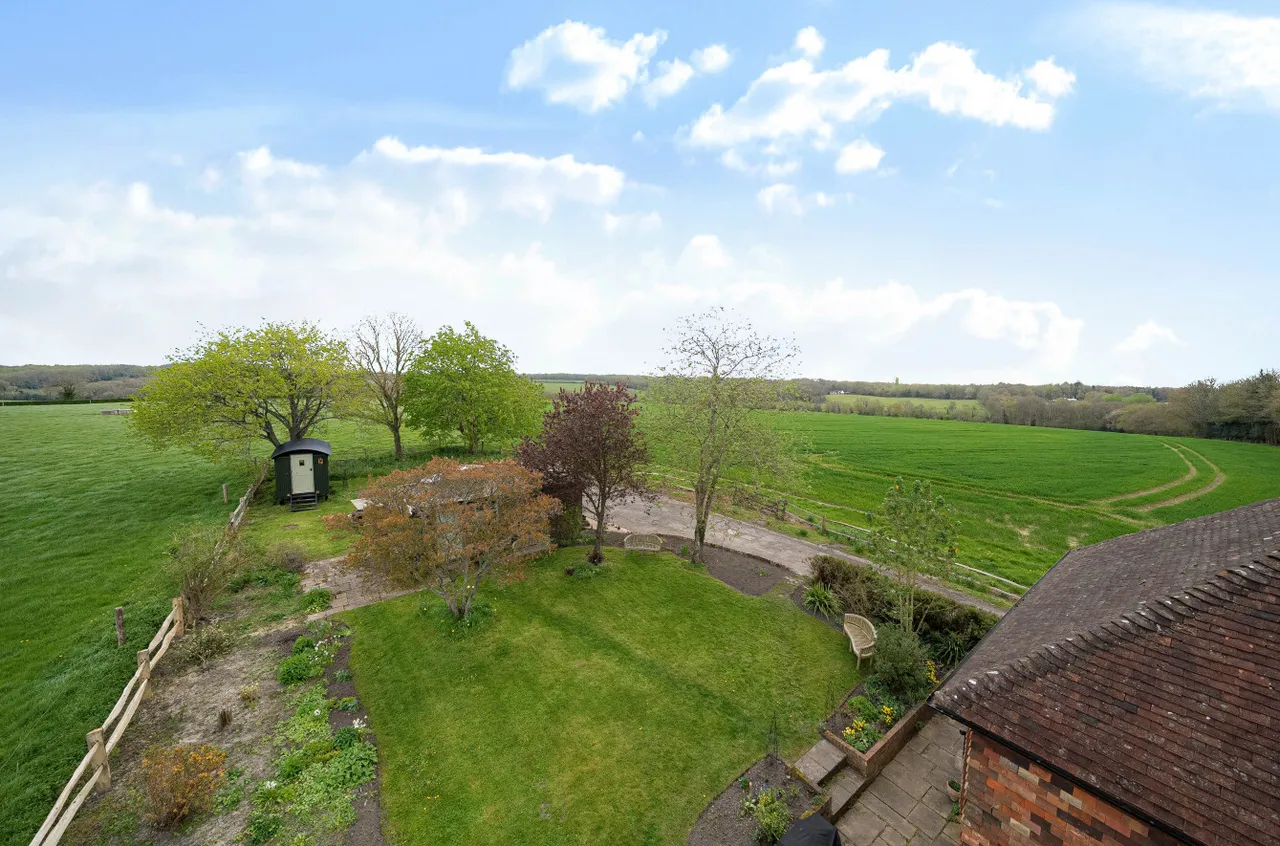 Ruston Bridge Road, Fletching, Uckfield, East Sussex, TN22 3SH, photo 2