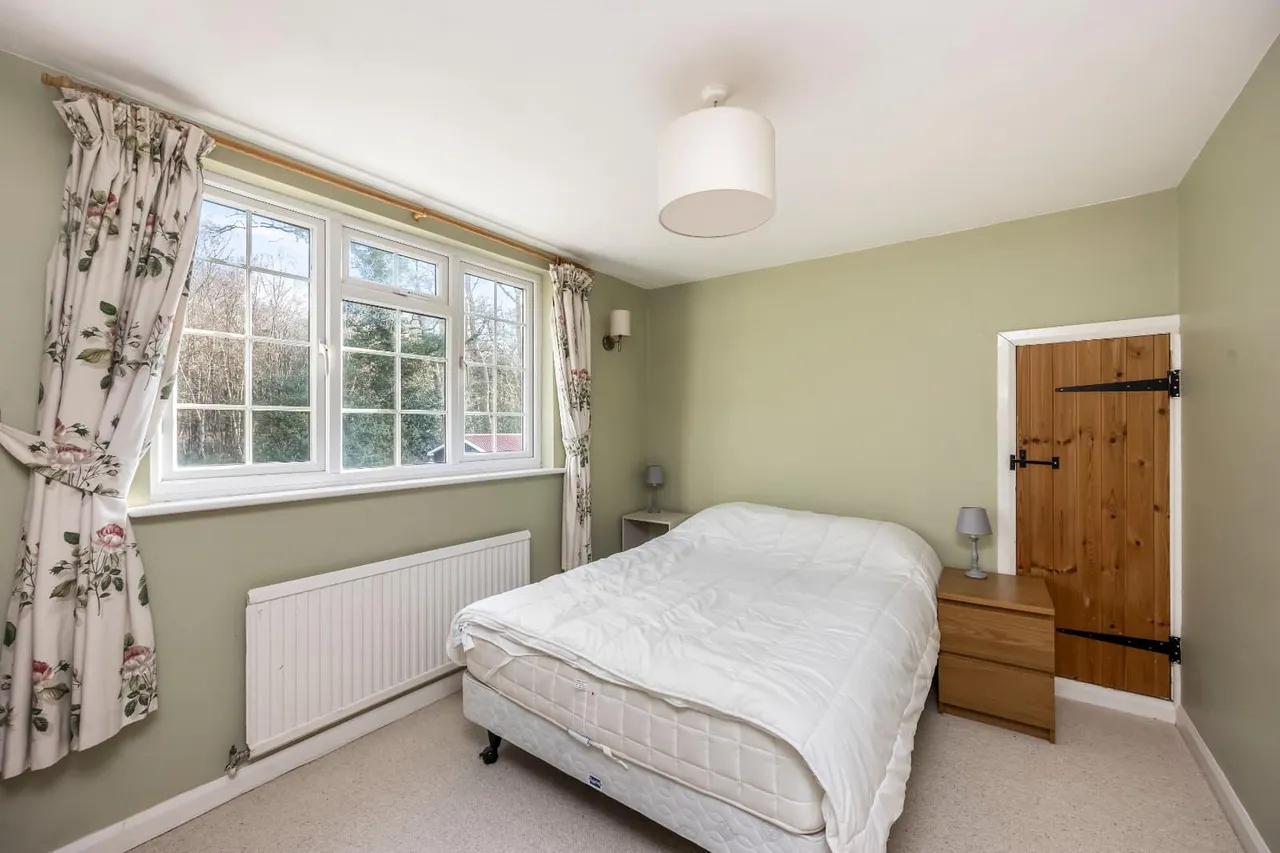 Birch Grove, Horsted Keynes, RH17, photo 18