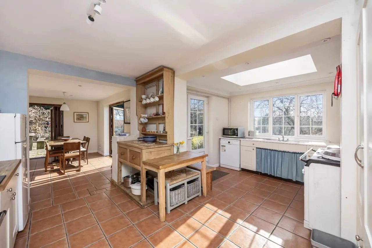 Birch Grove, Horsted Keynes, RH17, photo 13