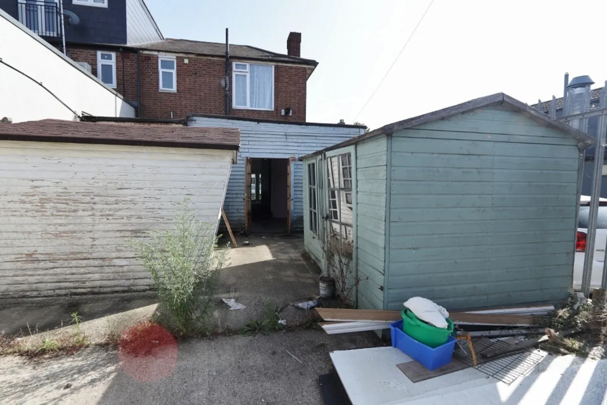 Collier Row Road, Romford, RM5 2BB, photo 5