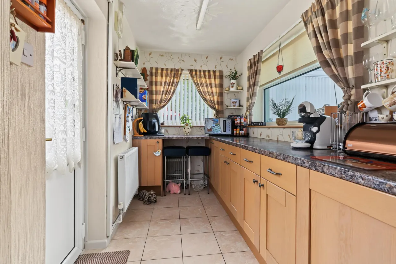 Newfield Drive, Crewe, photo 10