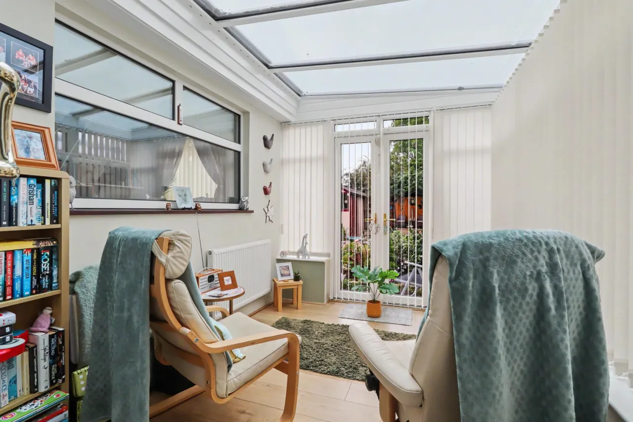 Newfield Drive, Crewe, photo 8