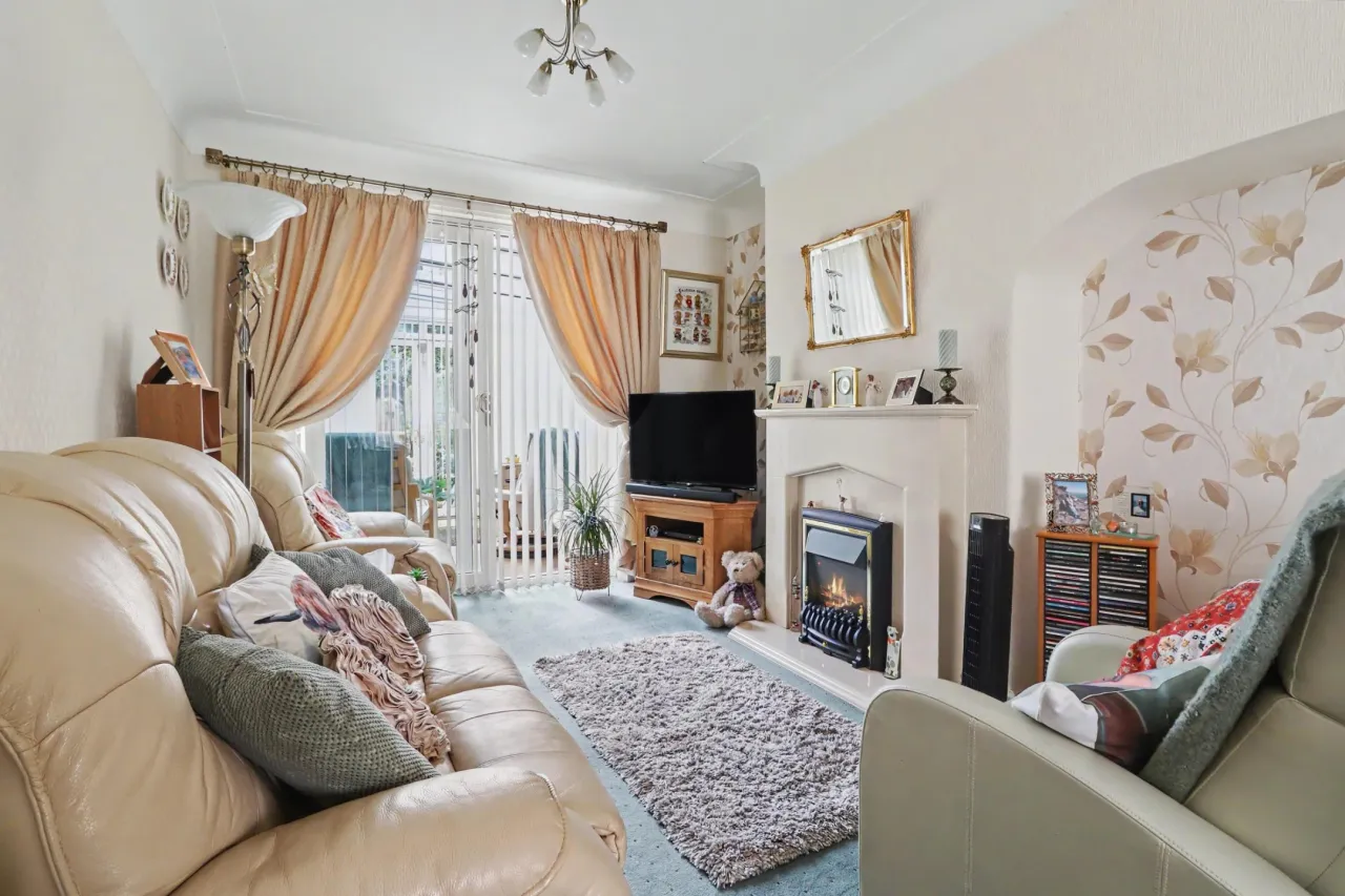 Newfield Drive, Crewe, photo 5