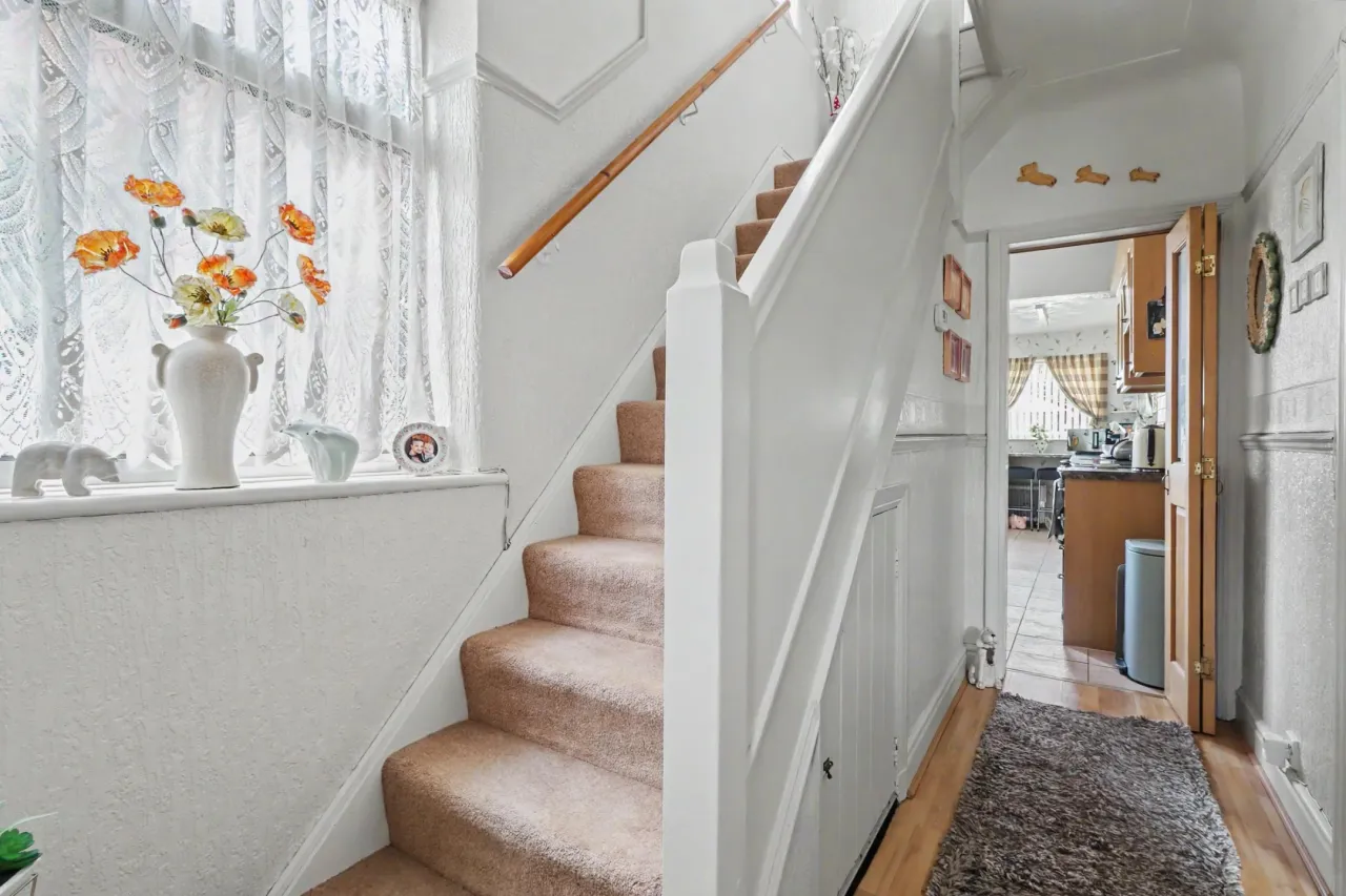 Newfield Drive, Crewe, photo 12