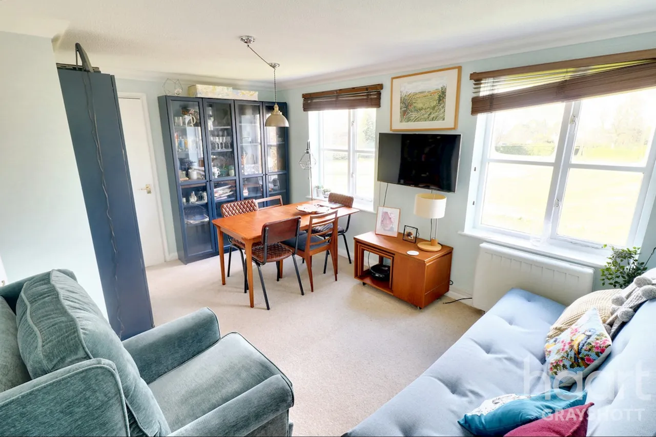 Beacon Hill Road, Hindhead, GU26, photo 6