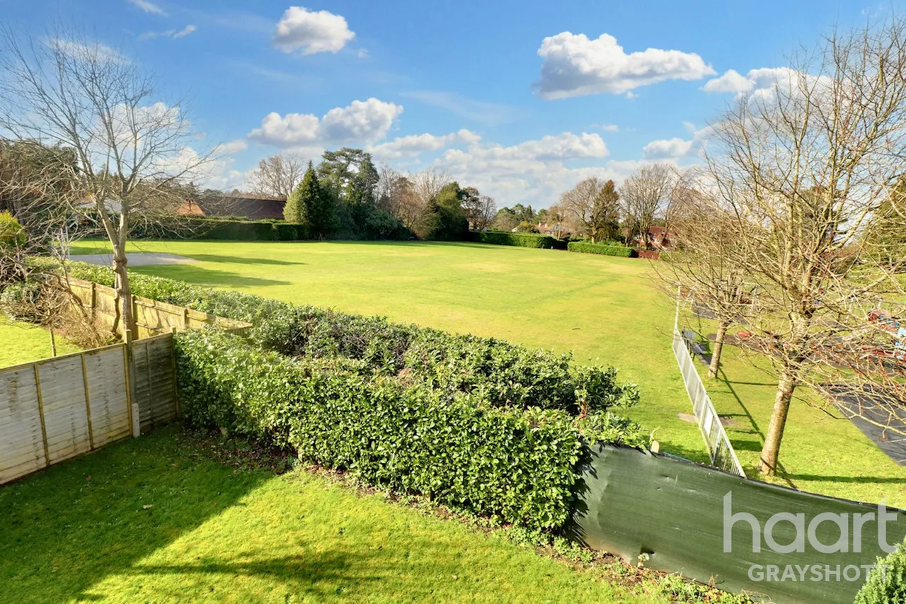 Beacon Hill Road, Hindhead, GU26, photo 7