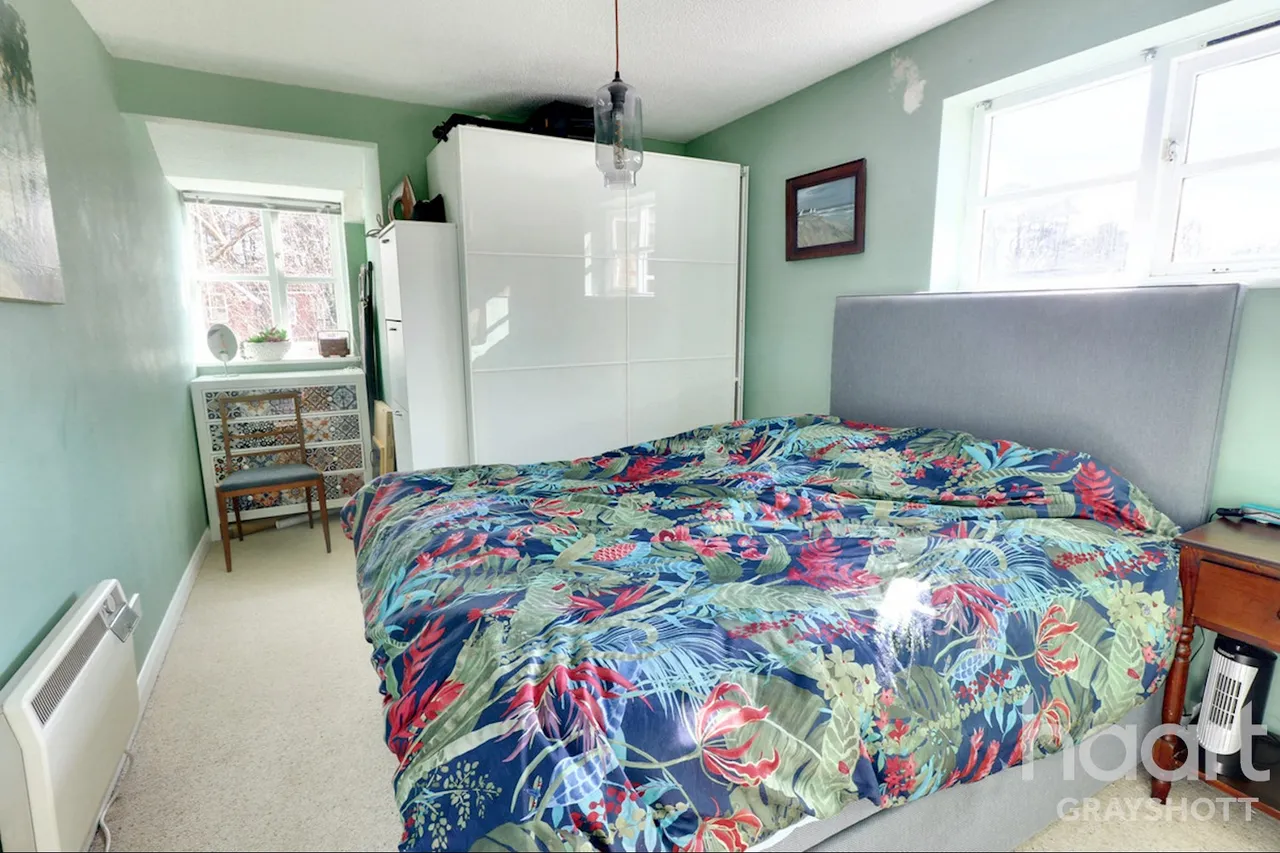 Beacon Hill Road, Hindhead, GU26, photo 4