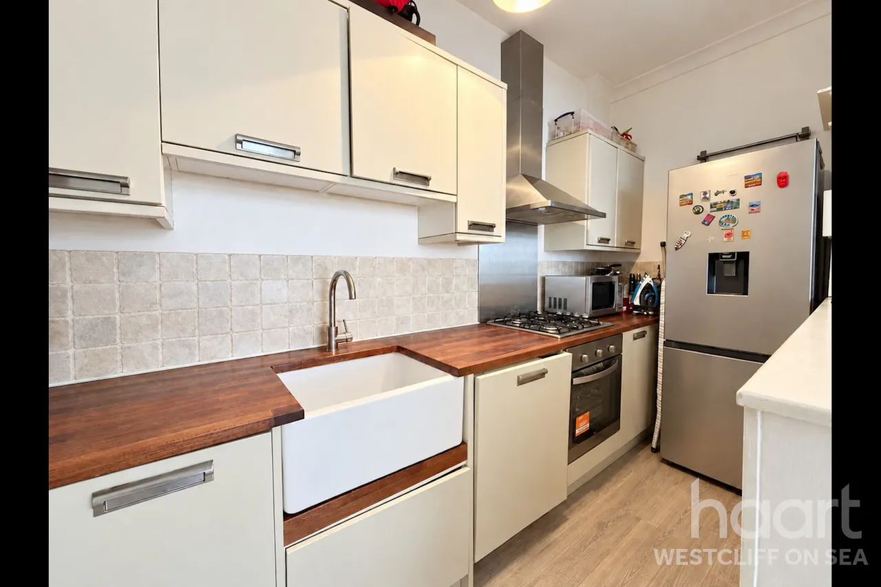 Electric Avenue, Westcliff-On-Sea, SS0, photo 3