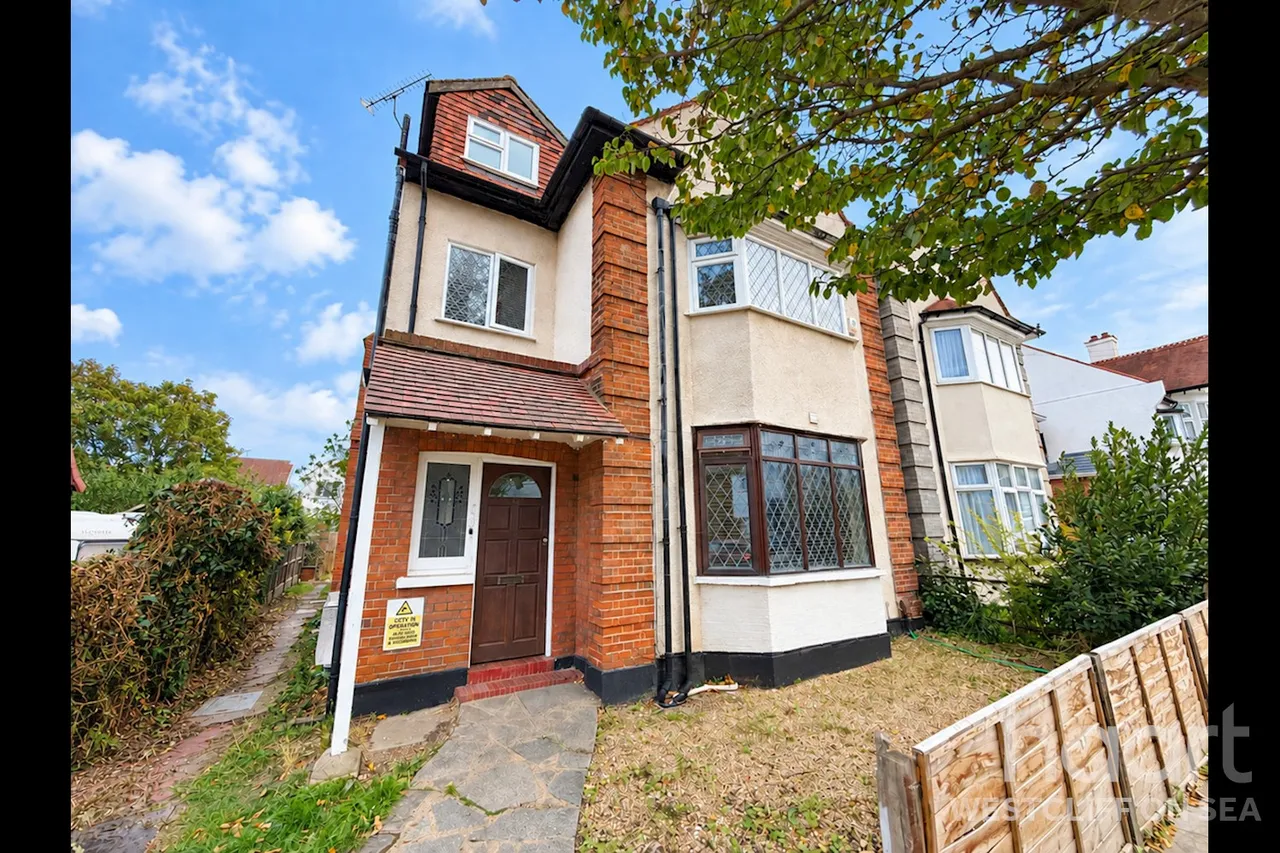 2 bed flat for sale, Electric Avenue, Westcliff-On-Sea, SS0