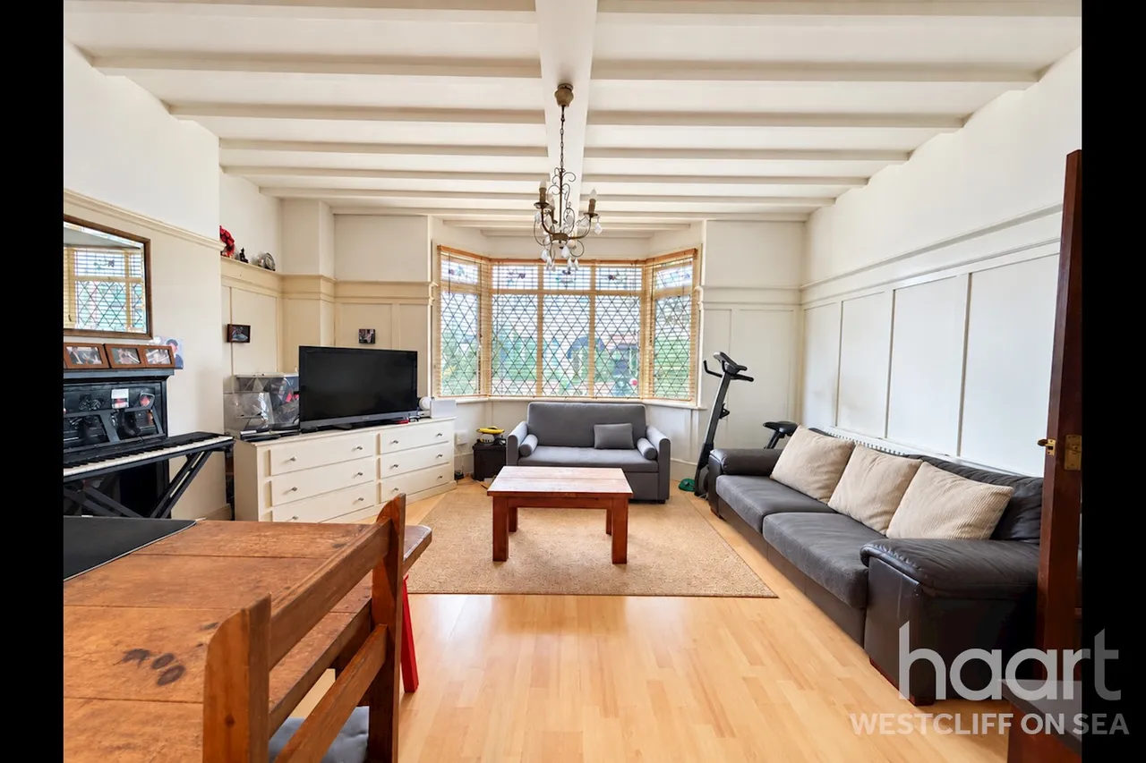 Electric Avenue, Westcliff-On-Sea, SS0, photo 2