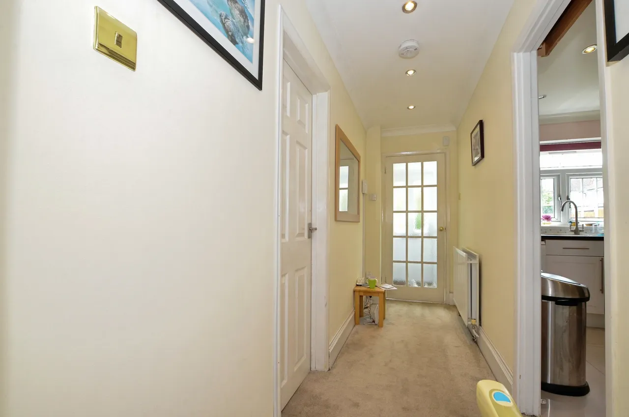 Lynwood Drive, Northwood, HA6, photo 3