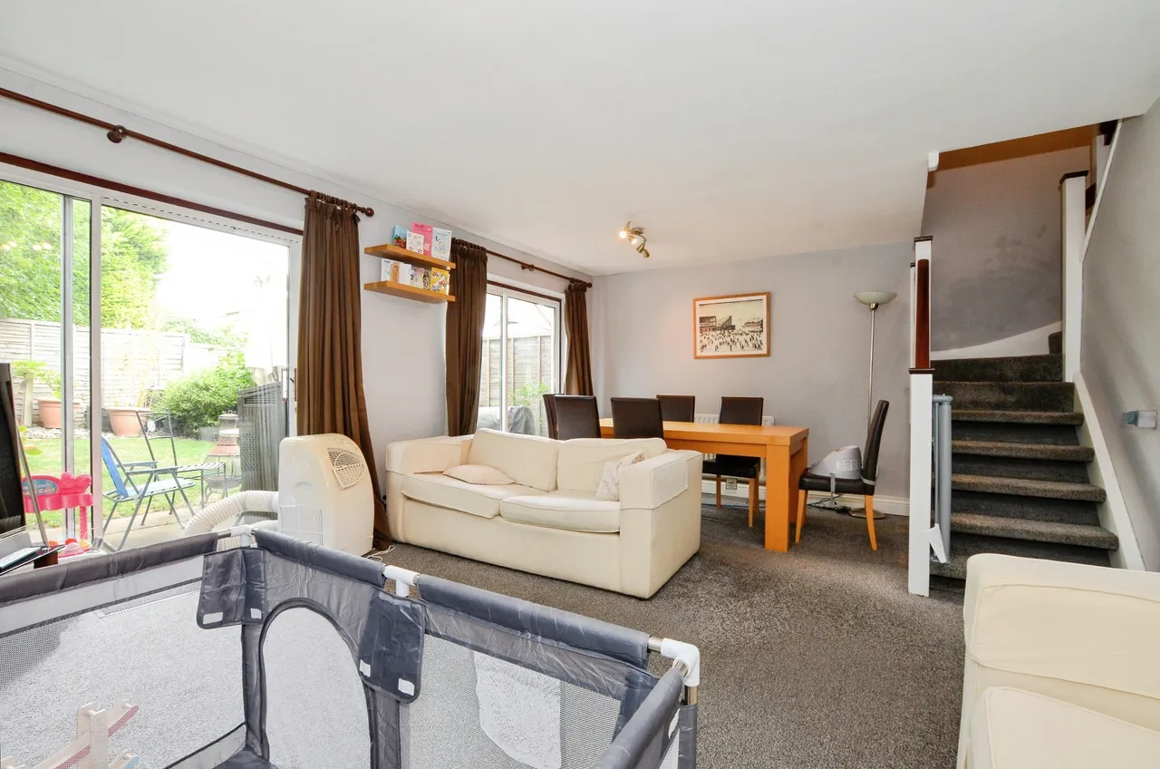 Lynwood Drive, Northwood, HA6, photo 10
