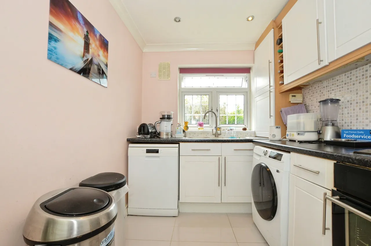 Lynwood Drive, Northwood, HA6, photo 6