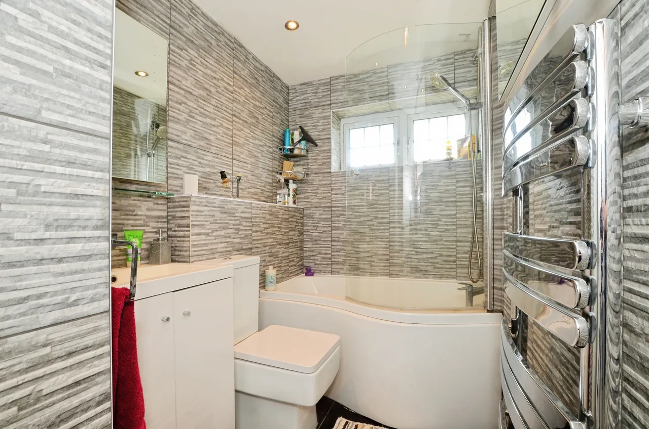 Lynwood Drive, Northwood, HA6, photo 17