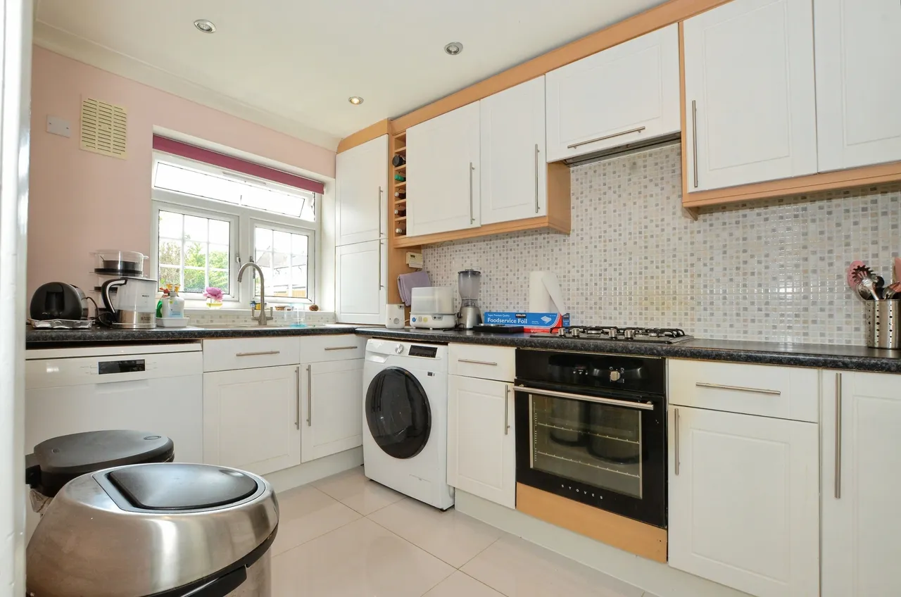 Lynwood Drive, Northwood, HA6, photo 5