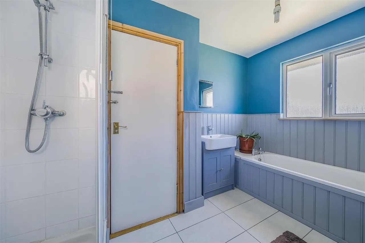 Queens Road, Devizes, SN10, photo 18