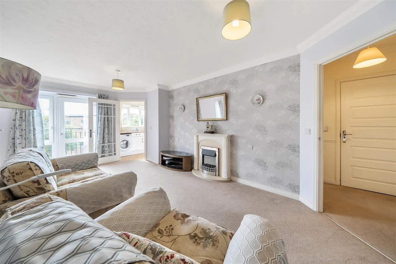 Laleham Road, Shepperton, TW17, photo 2