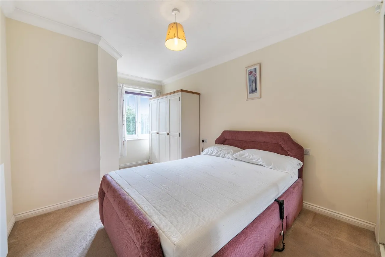 Laleham Road, Shepperton, TW17, photo 8