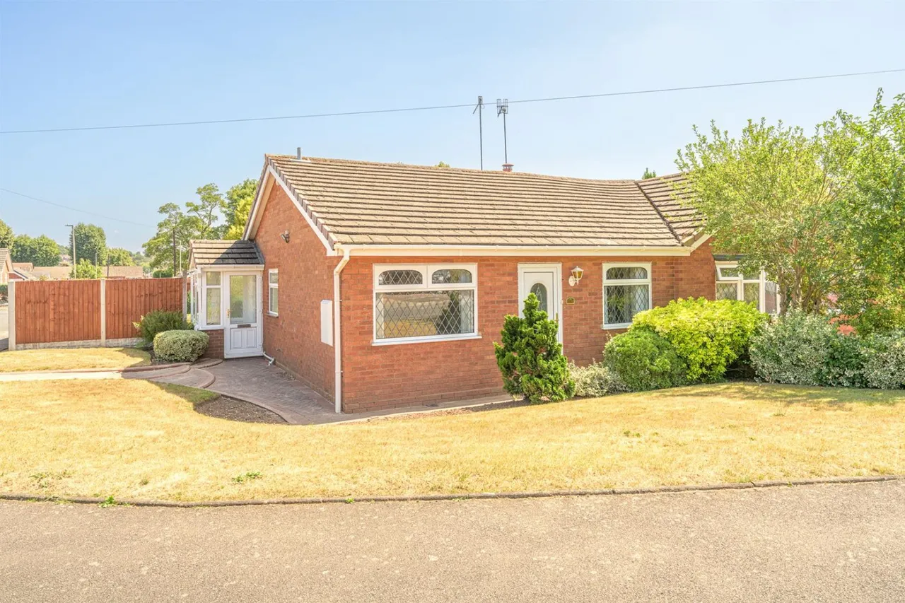 2 bed house for sale — Quorn Crescent, Wordsley, DY8 5NW
