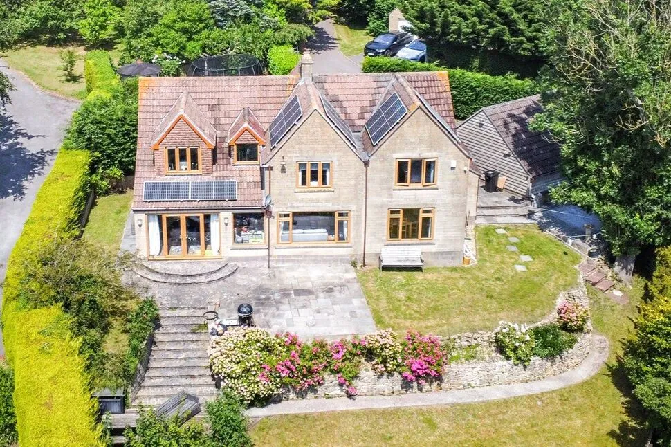 4 bed house for sale — Bath Old Road, Radstock, Somerset, BA3