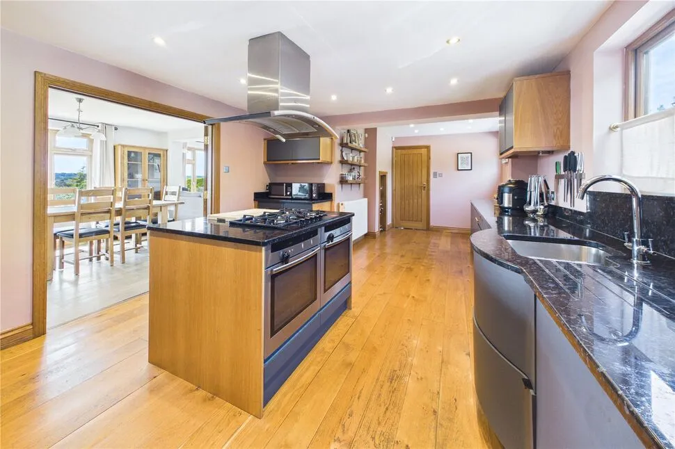 Bath Old Road, Radstock, Somerset, BA3, photo 2