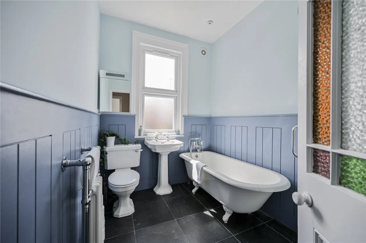 Maidstone Road, London, N11, photo 20