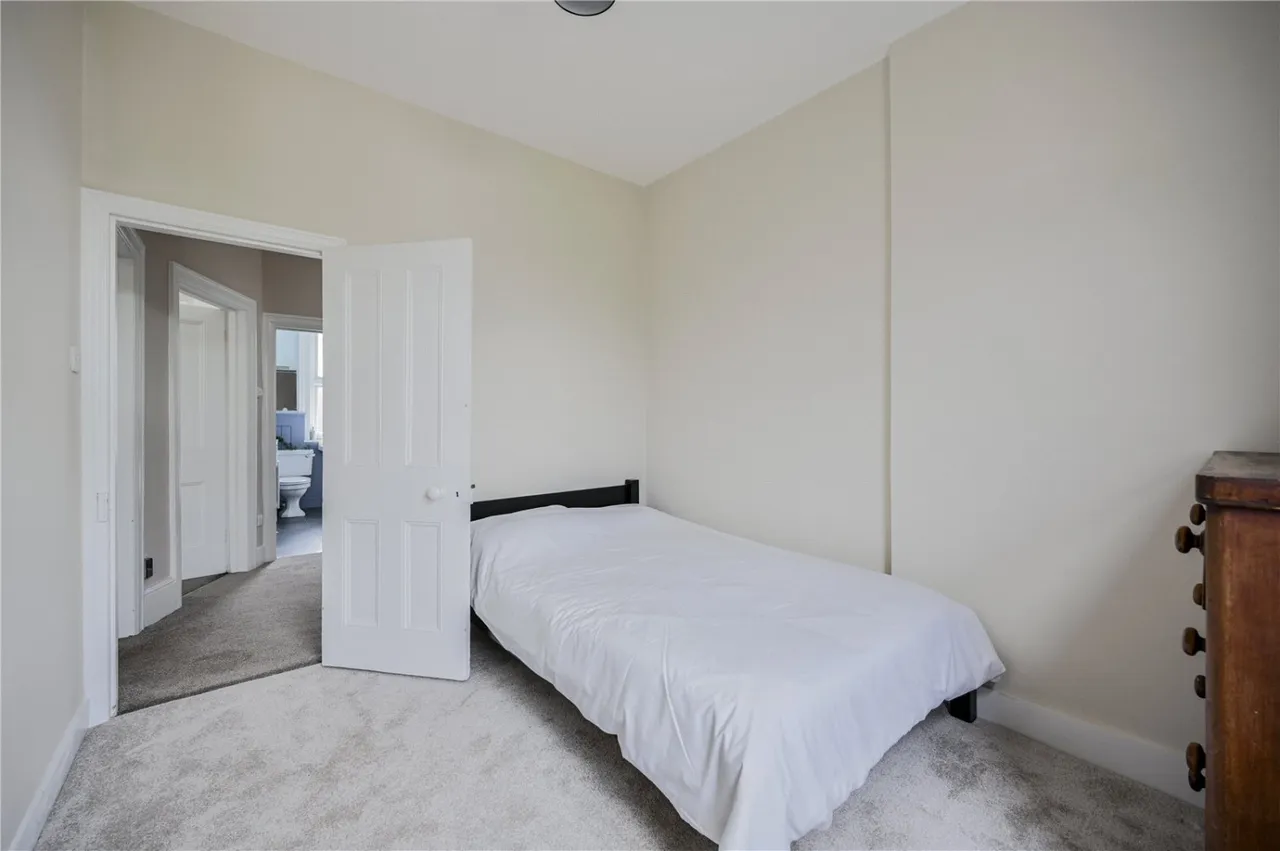 Maidstone Road, London, N11, photo 18
