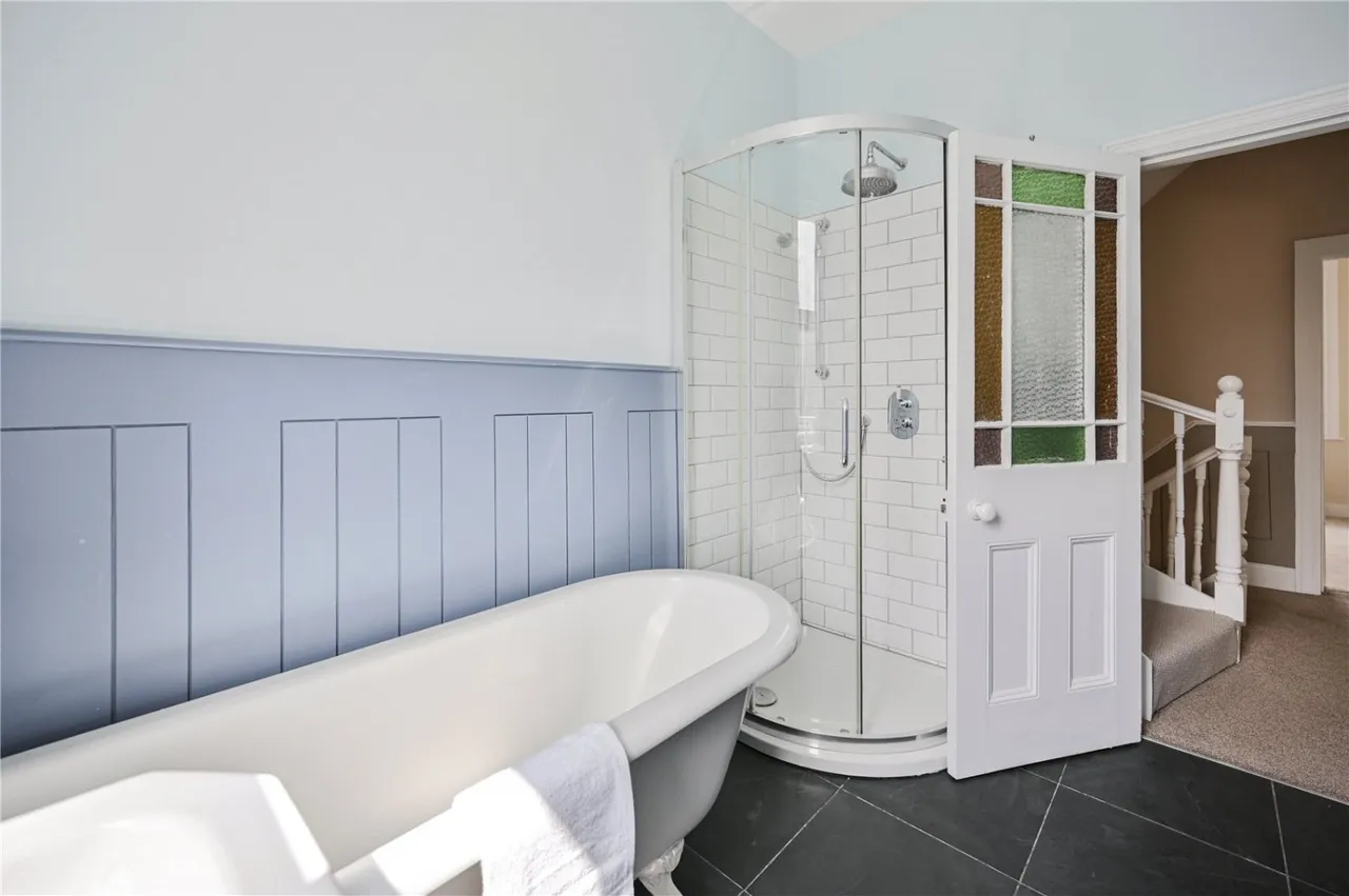 Maidstone Road, London, N11, photo 21