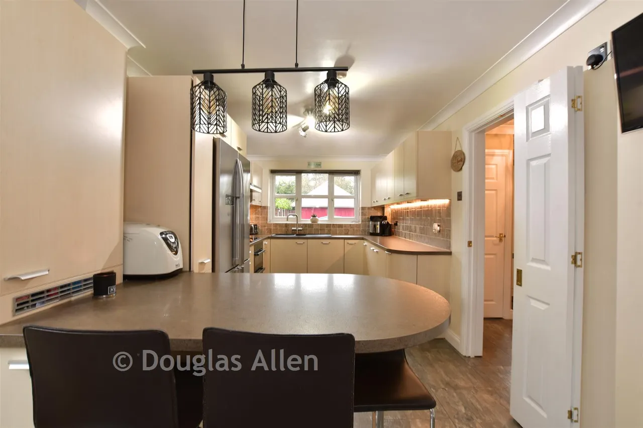 Hornbeam Way, Laindon, SS15, photo 6