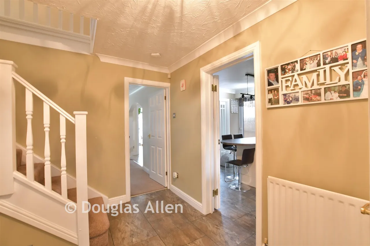 Hornbeam Way, Laindon, SS15, photo 5