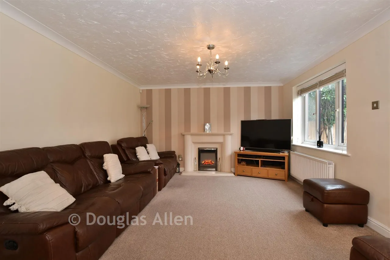 Hornbeam Way, Laindon, SS15, photo 8