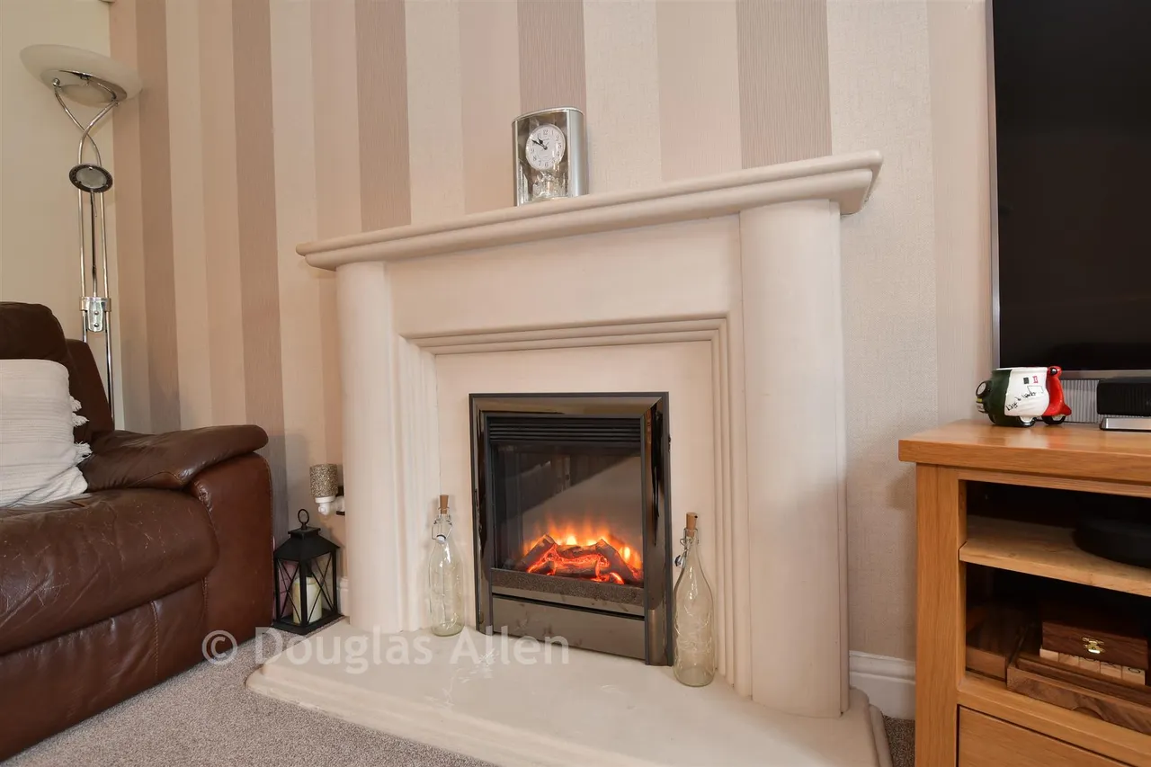 Hornbeam Way, Laindon, SS15, photo 9