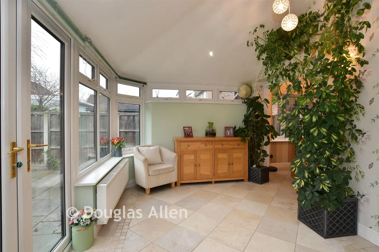 Hornbeam Way, Laindon, SS15, photo 11