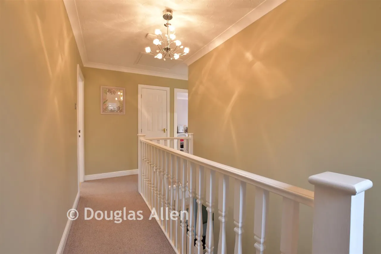 Hornbeam Way, Laindon, SS15, photo 13