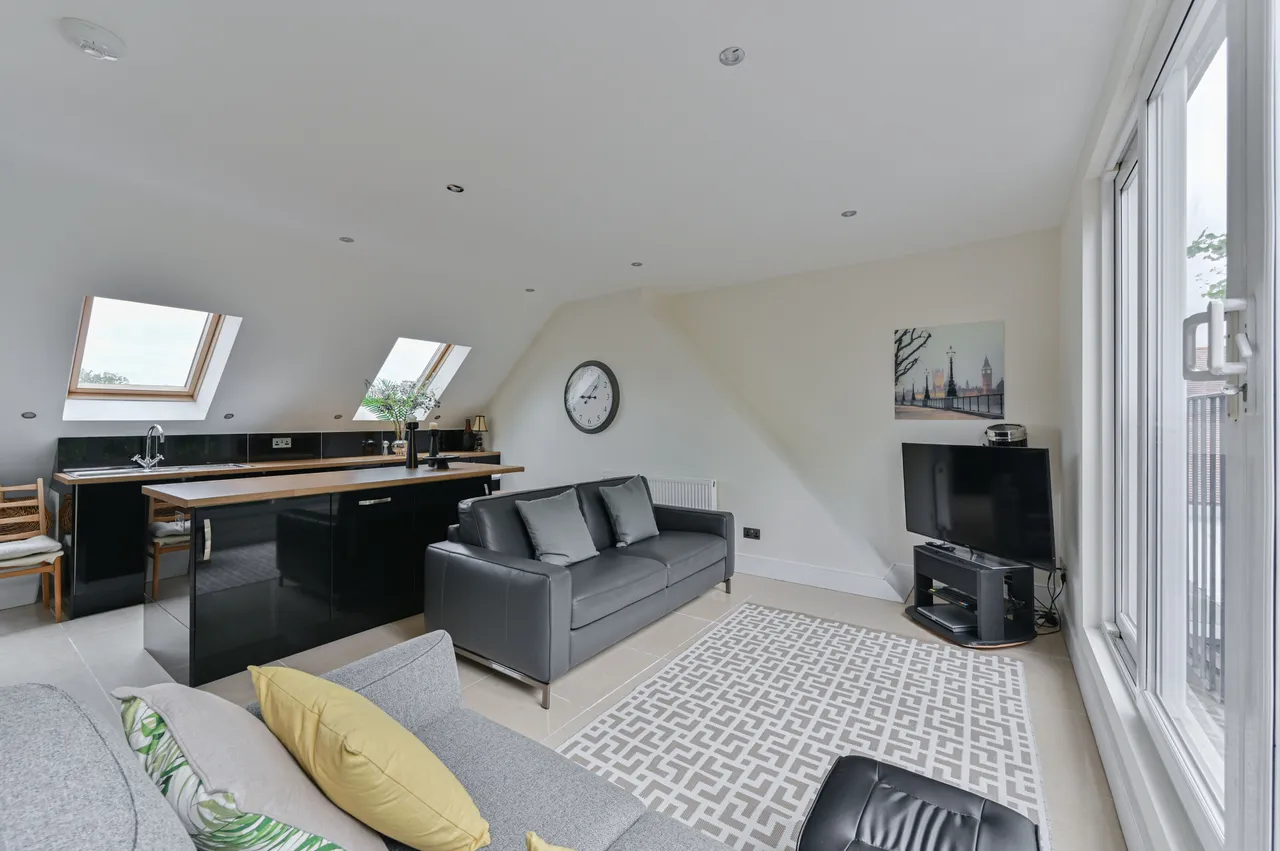 Flat 3, 19 Westwell Road, London, photo 4