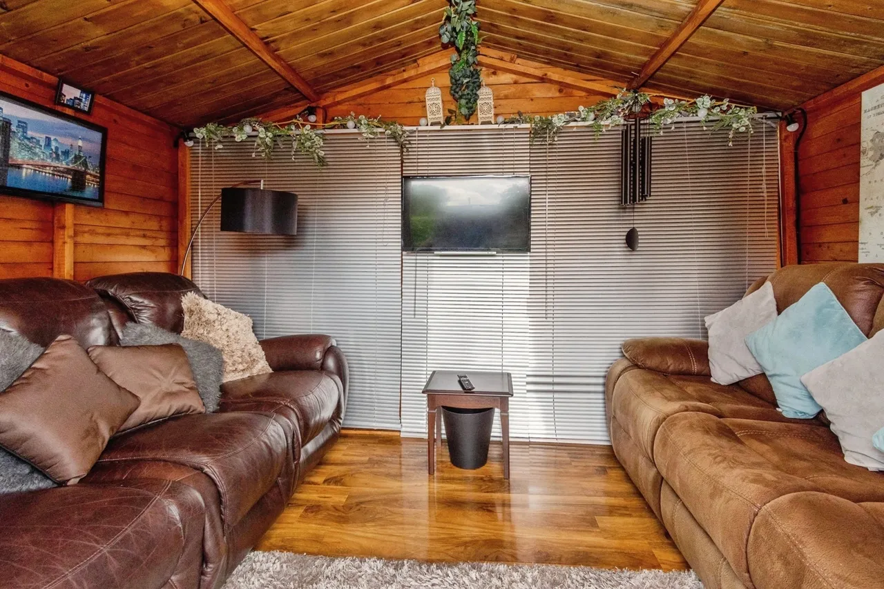 Longford Road, Cannock, Staffordshire, WS11, photo 32