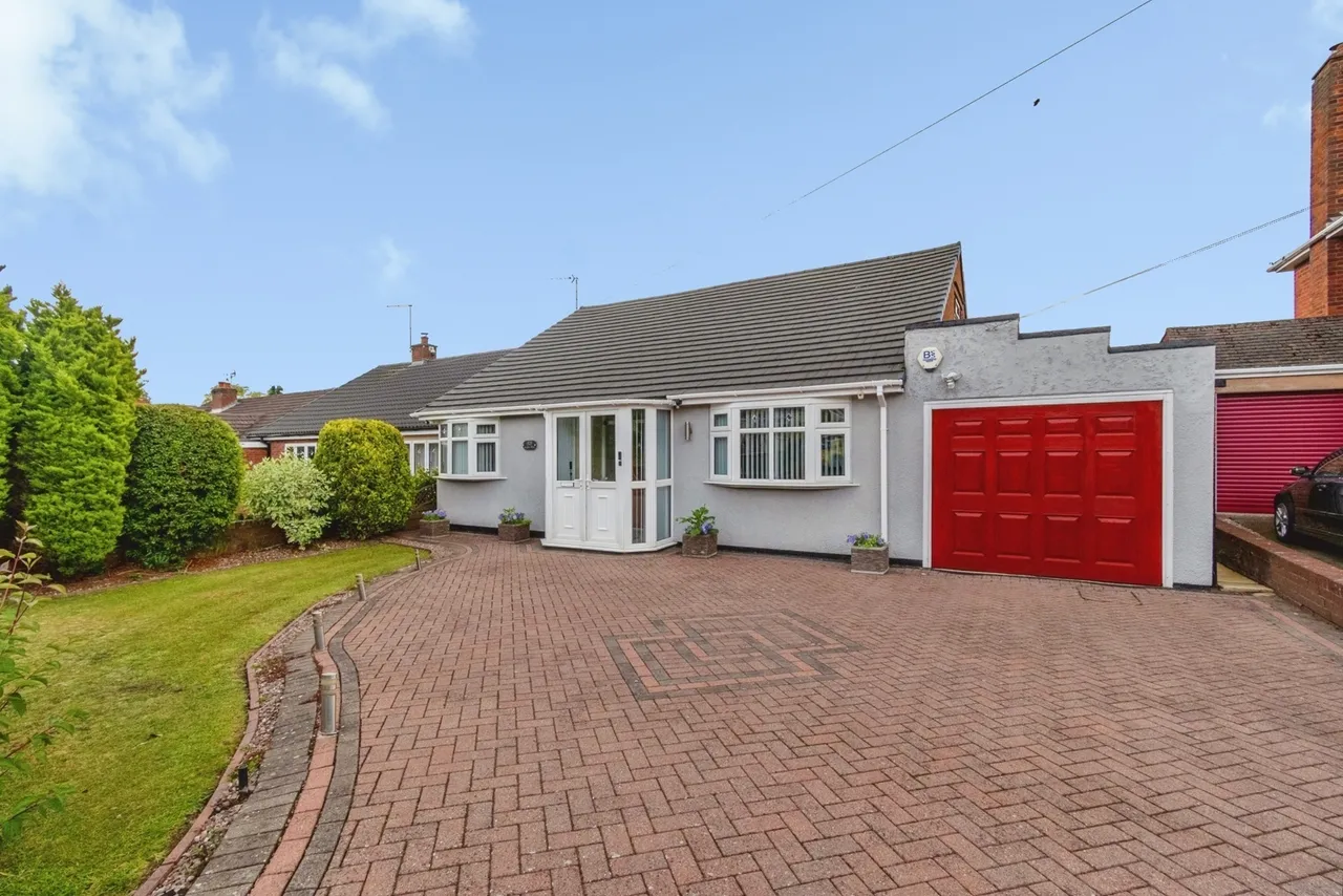 3 bed house for sale — Longford Road, Cannock, Staffordshire, WS11