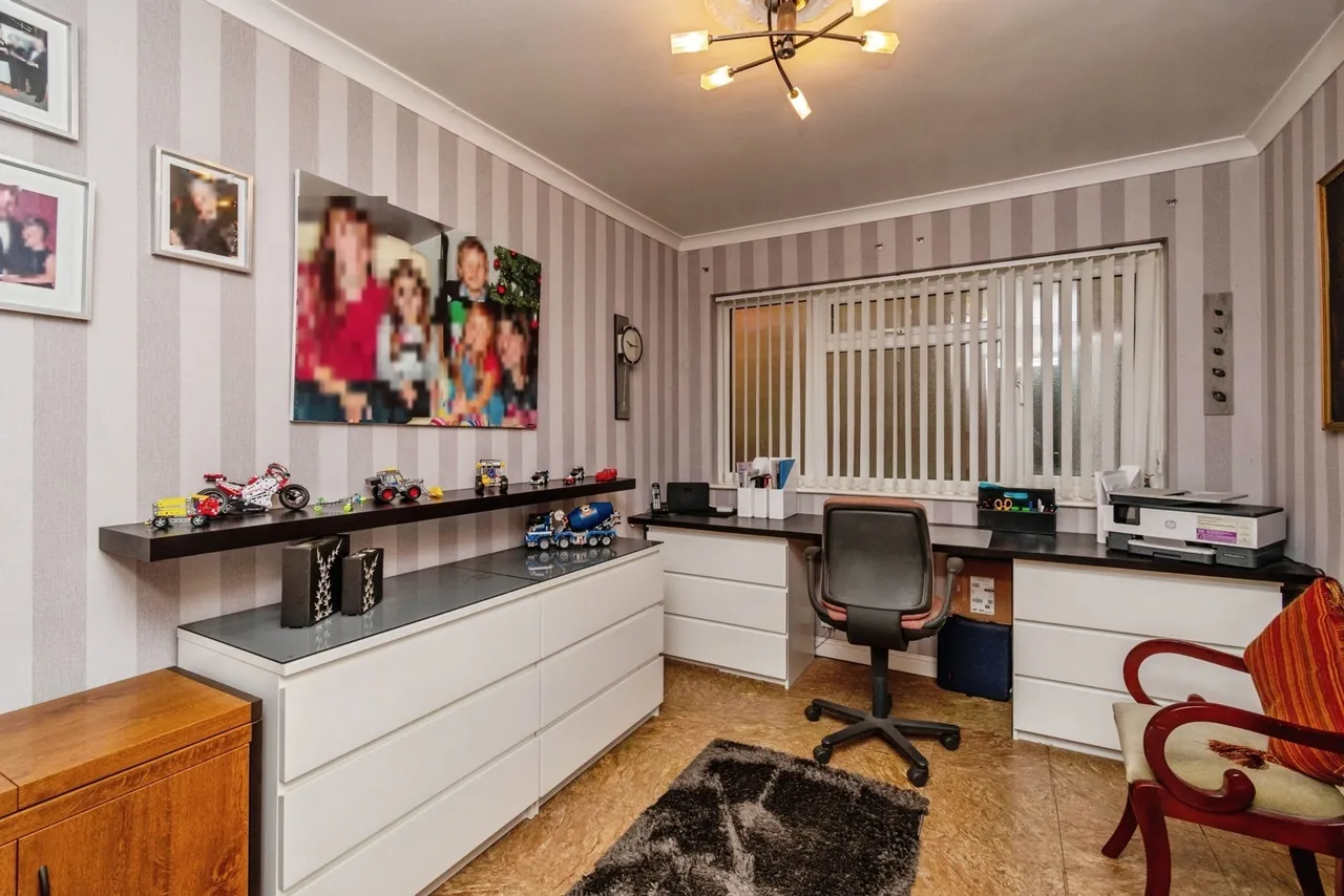 Longford Road, Cannock, Staffordshire, WS11, photo 24