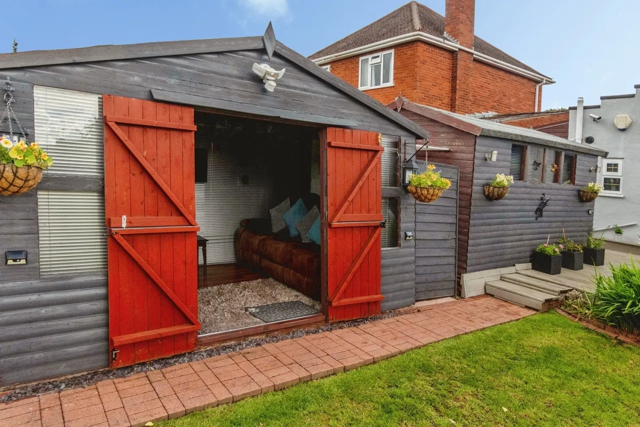Longford Road, Cannock, Staffordshire, WS11, photo 37