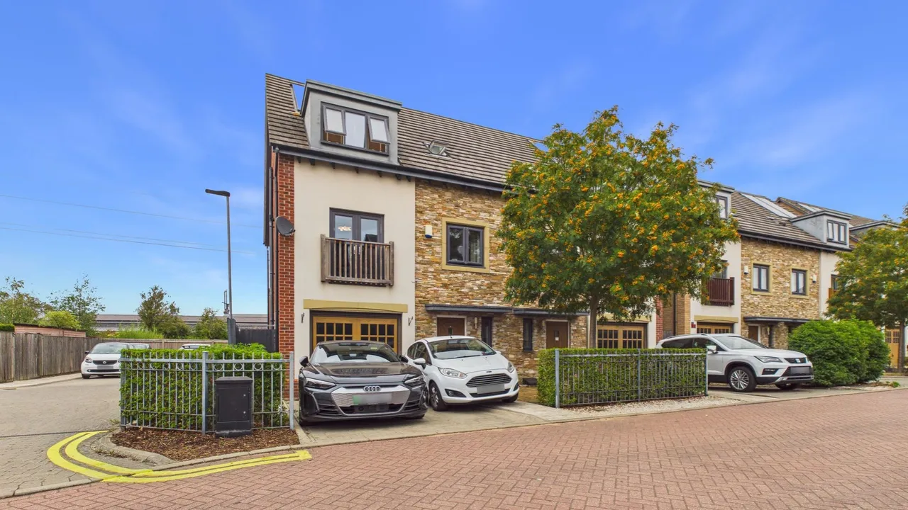 Beluga Close, Peterborough, PE2, photo 23