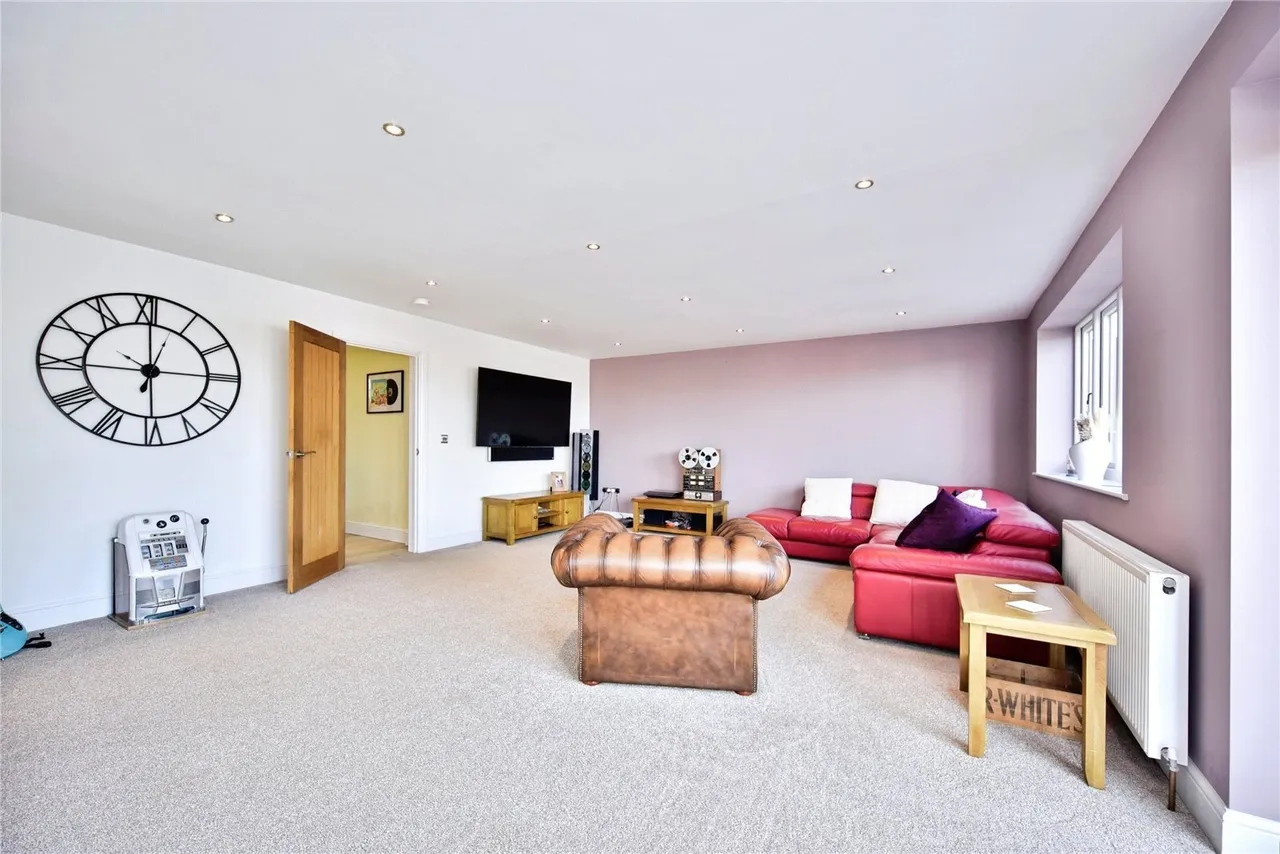 Waverley Avenue, Minster on Sea, ME12, photo 8