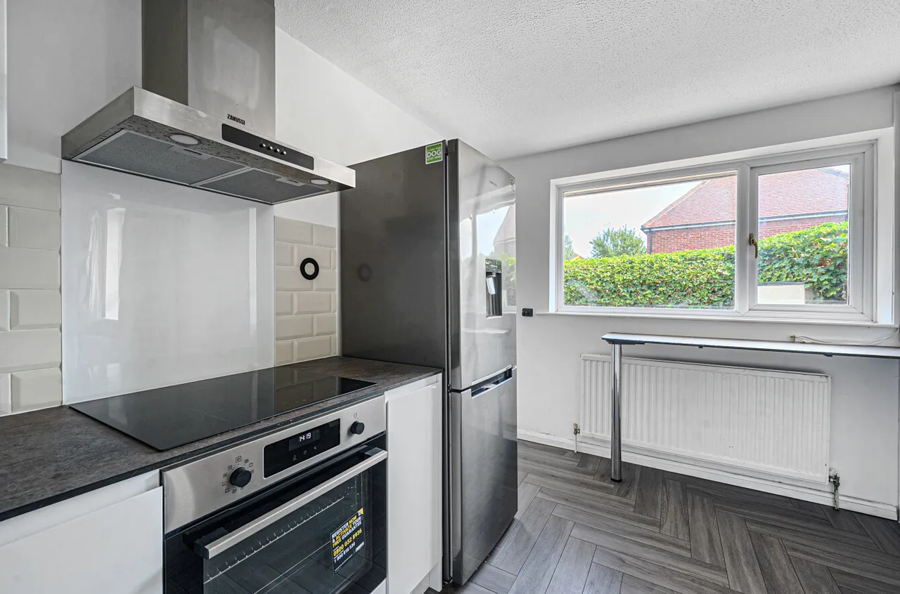 Easthampstead Road, Wokingham, Berkshire, RG40 2EG, photo 13