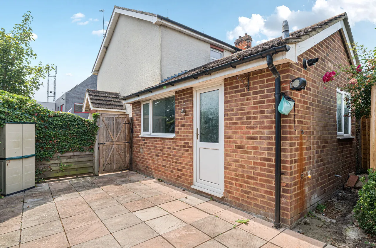 Easthampstead Road, Wokingham, Berkshire, RG40 2EG, photo 14