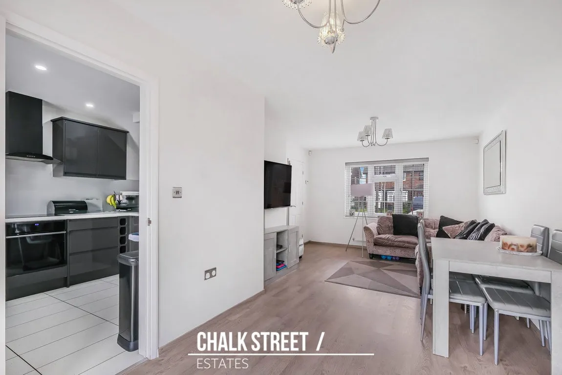 Stapleton Crescent, Rainham, RM13 7HA, photo 5