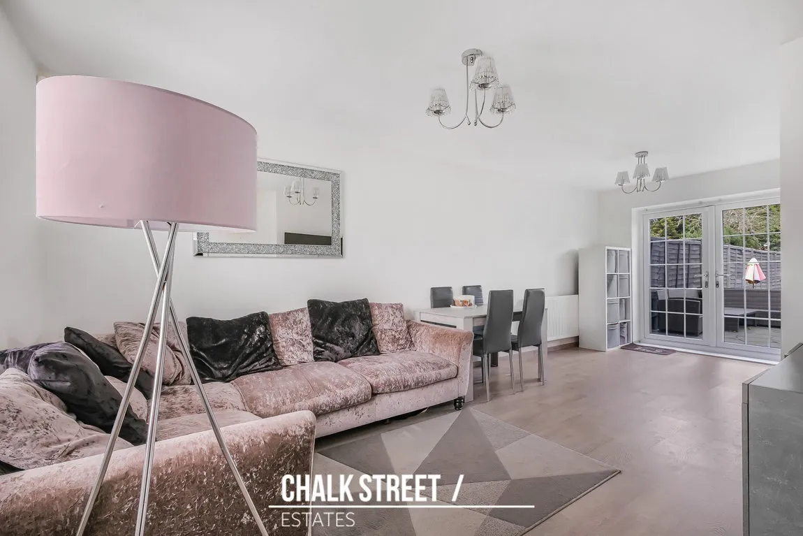 Stapleton Crescent, Rainham, RM13 7HA, photo 3