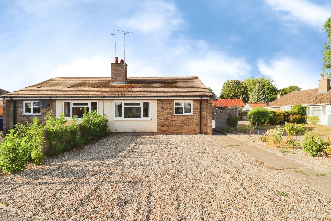 2 bed house for sale — Wiggin Close, Barton Mills, Suffolk, IP28