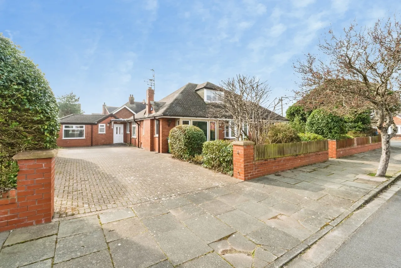 4 bed house for sale, Beverley Road North, Lytham St. Annes, FY8
