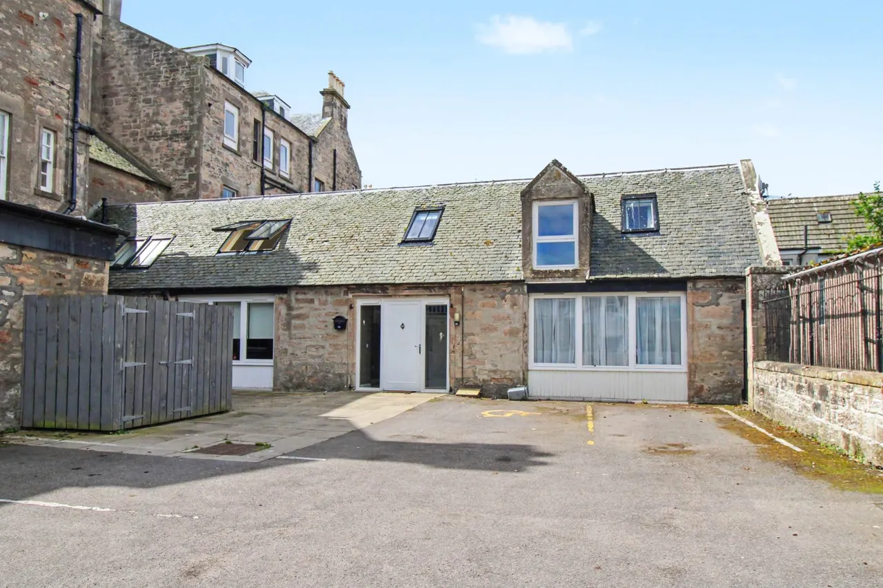 2 bed house to rent — Gordon Street, Nairn, IV12 4DQ